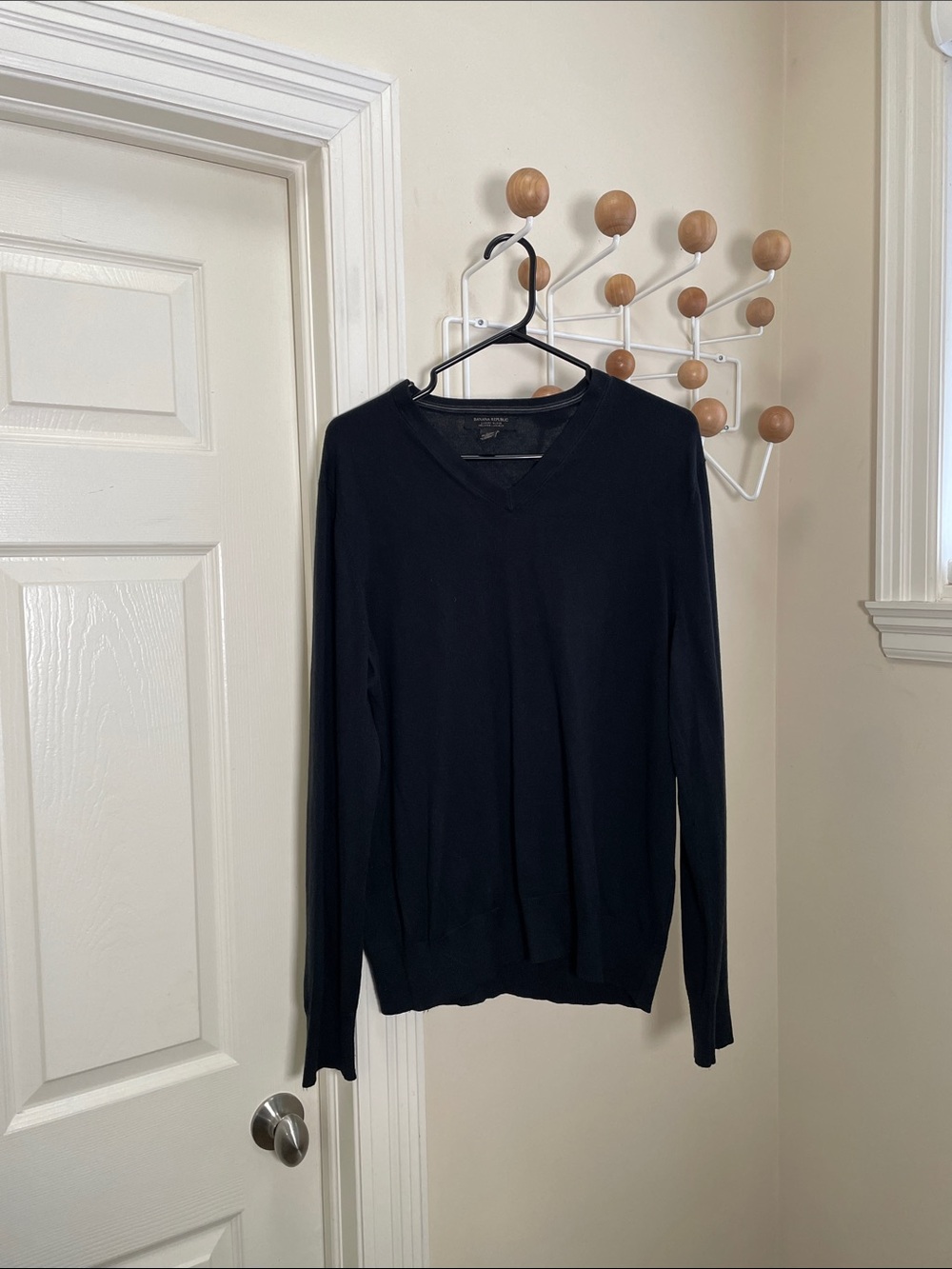 Banana Republic Luxury Silk Blend Long Sleeve V-Neck - Black - L